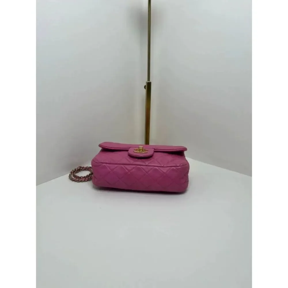 CHANEL brand color
